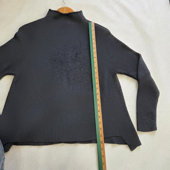 Elie Tahari Woman's Grey Sweater Size Small - Picture 4 of 5